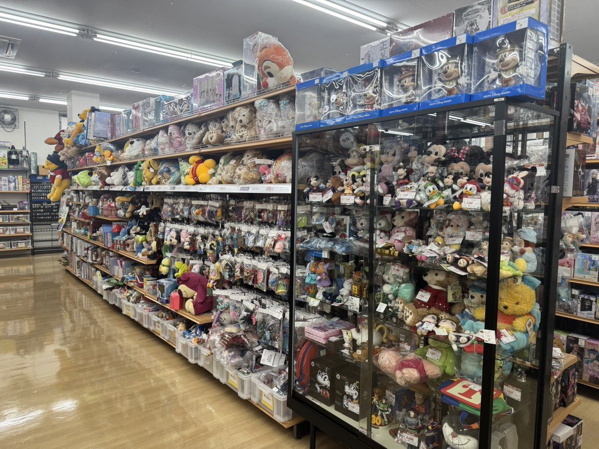 zeroemi_tokyo's tweet photo. 🎉いよいよ明日10/16(金)リニューアルオープン！🎉

ホビーオフ多摩和田店の売場を一足先に公開📸

プラモデル・フィギュア・ぬいぐるみ・キャラクターグッズなど、豊富な商品がずらり✨

新しくなった売場で、皆さまのご来店をお待ちしております！

#ホビーオフ #リニューアルオープン https://t.co/V18GtYKlNu