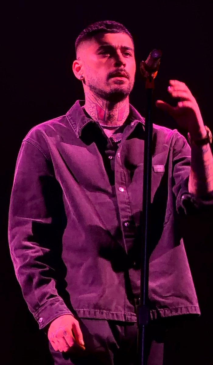 zjmxlegend's tweet photo. HE LOOKED EXTRA GOOD TONIGHT MY GOD https://t.co/BRlYfPzxzK