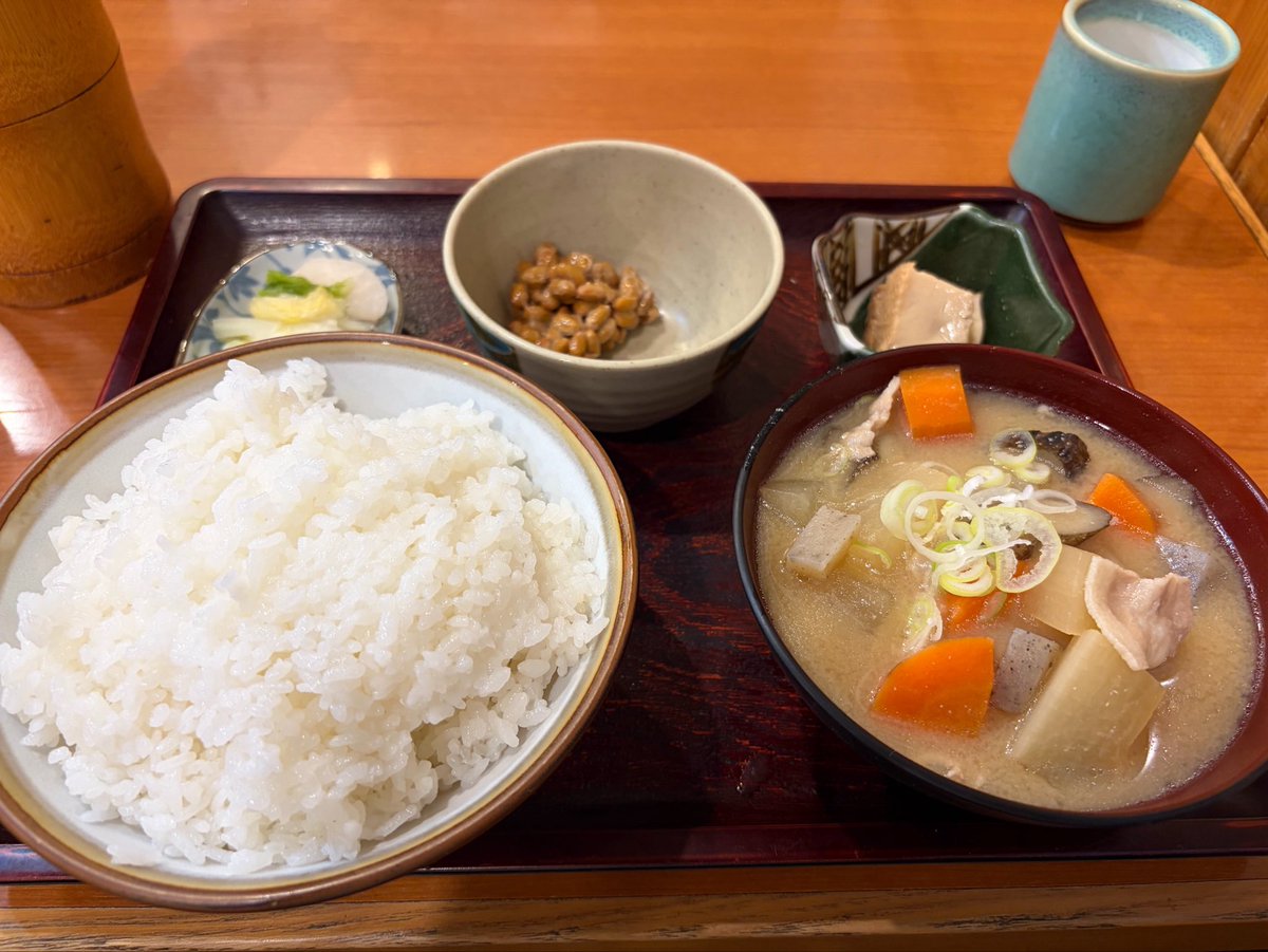 omu_rice3's tweet photo. 秋葉原の三笠さんの豚汁定食
うまい！ https://t.co/Kq6sobWP3A