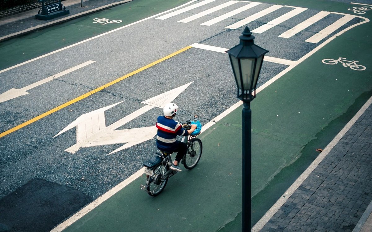 inkfell00's tweet photo. Just a quick walk u0026 I got a glance of a cool new ride—love the little joys of daily strolls! https://t.co/ln7J78gdfy