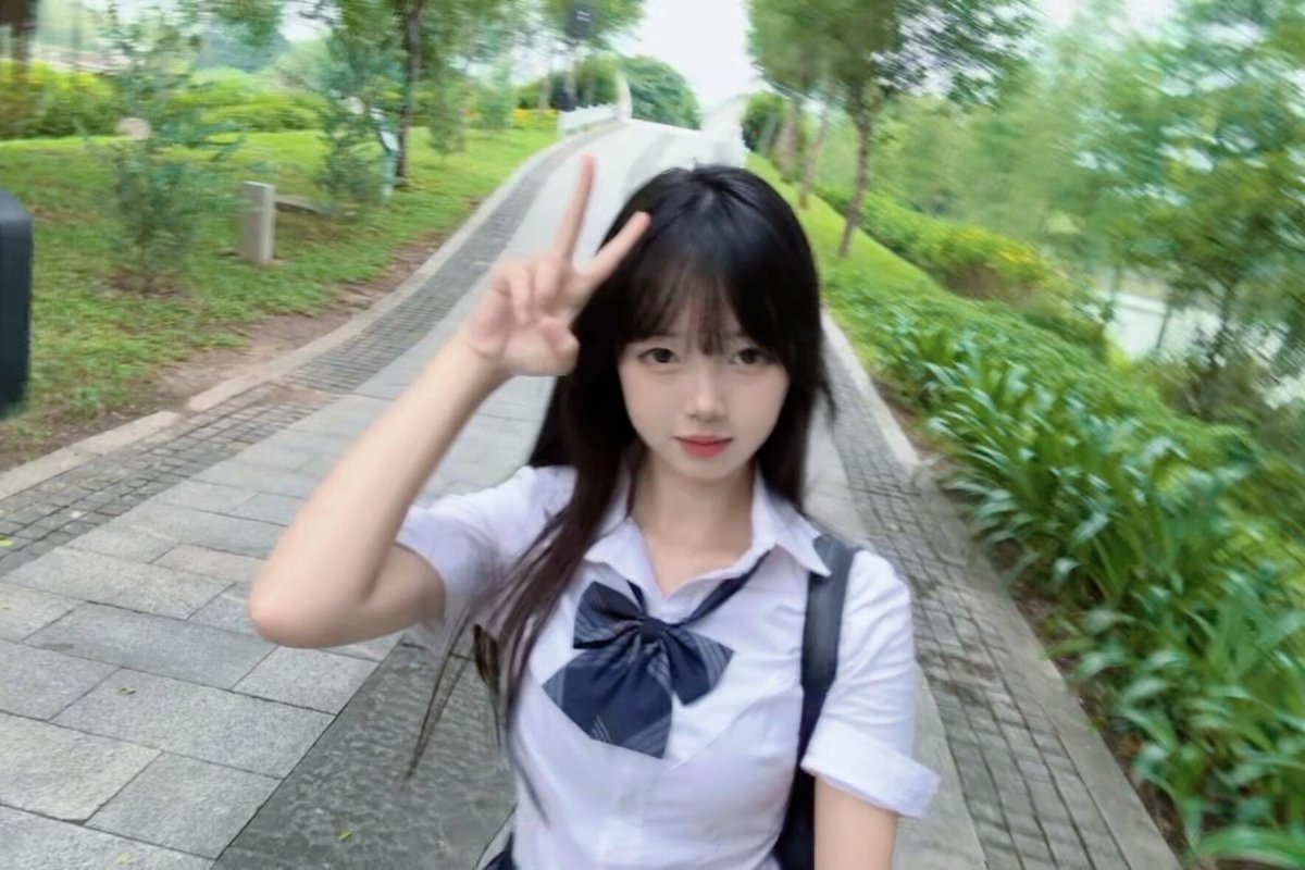 renjo314786's tweet photo. 早起想发泄

有人想锐评一下我艺术生的福嘛 🥹   

粉粉嫩嫩

不要🚪赶紧看，我要删了… https://t.co/0biTBLcbt8