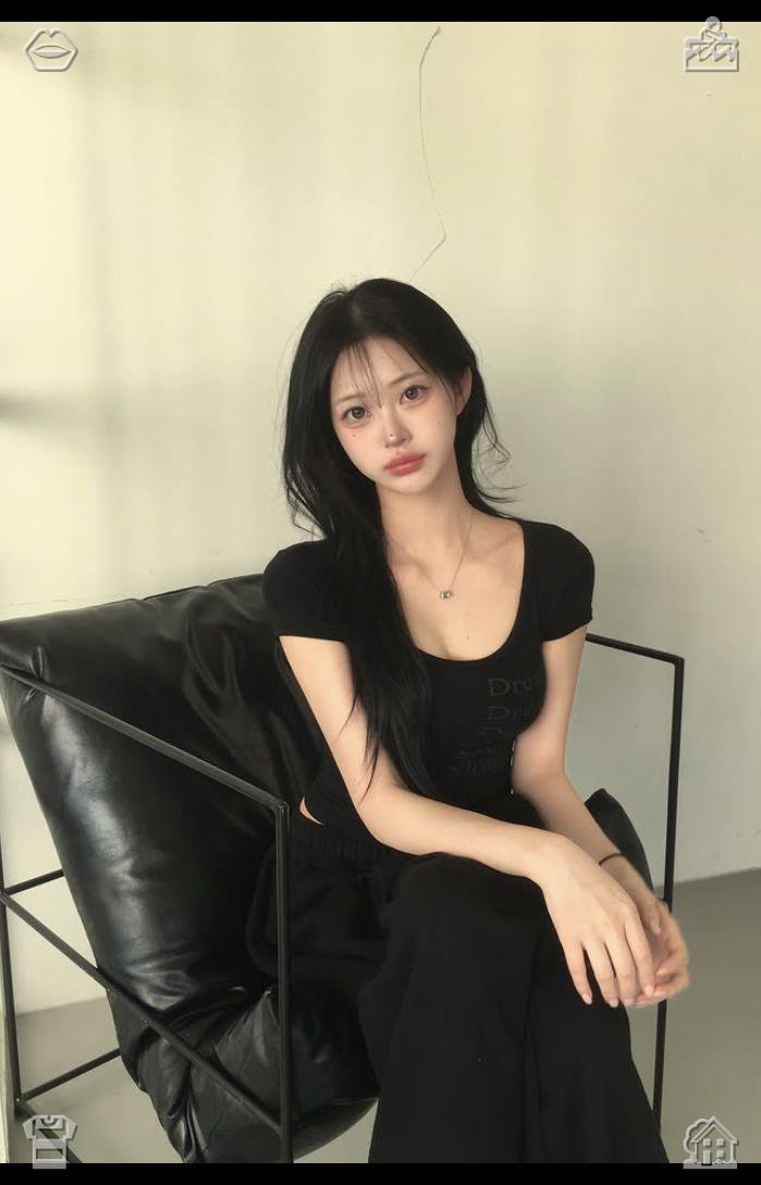 iAnil96's tweet photo. Peaches in jam Jam in jarsAfter dinner, they went to a concert, where they danced and sang along. Lila took a photo of her outfit by the stage lights, the red dress looking stunning against the bright lights. https://t.co/lVu5NJ9YBo