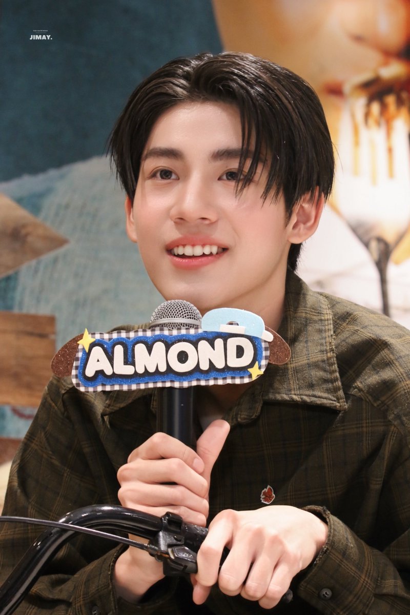 jimayamitaaa's tweet photo. แข่งกันแป๋วงับบ 🐱🫠 

#Almondbabybigboy 
#ProgressPassawish
#AlmondProgress https://t.co/DFZDNmxxHq
