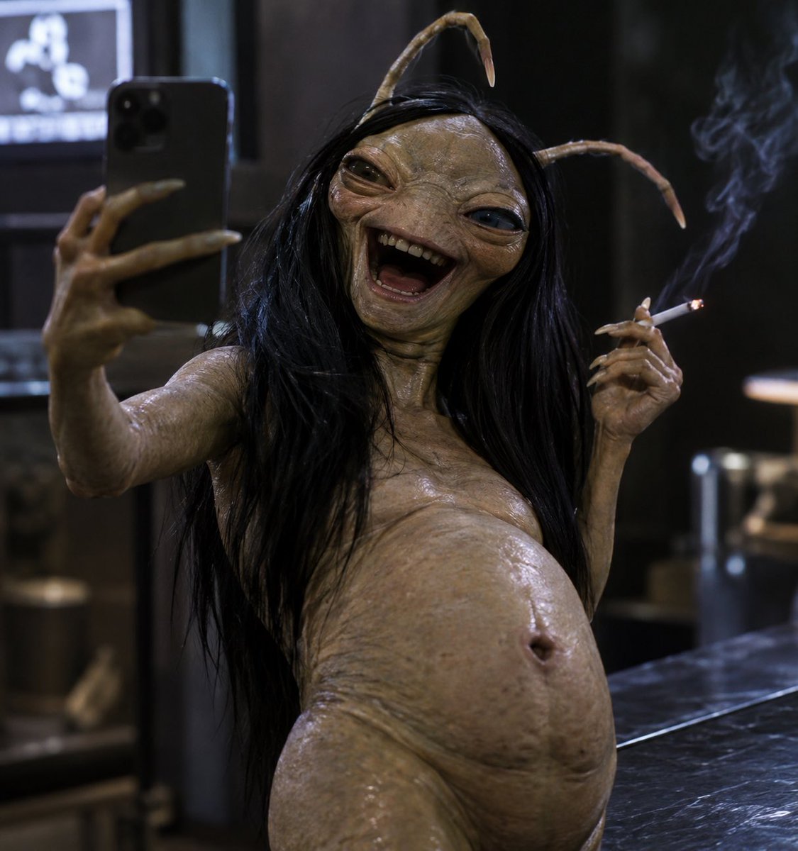 toshimanex's tweet photo. @TheJoeySwoll Homegirl built like a MIB alien https://t.co/inlR5bSa3Q