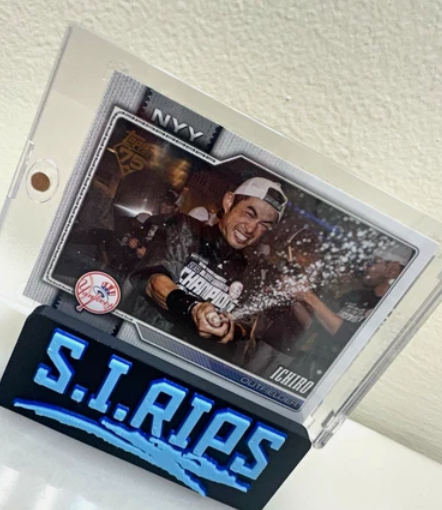 PackFreshPapi's tweet photo. Ichiro Golden Mirror, sick. #AsSeenOnEbay #2026ToppsUpdate #GoldenMirror #ImageVariation #SSP
Celebrating winning the division though, wish it was something more meaningful. https://t.co/QoSLONzIeH