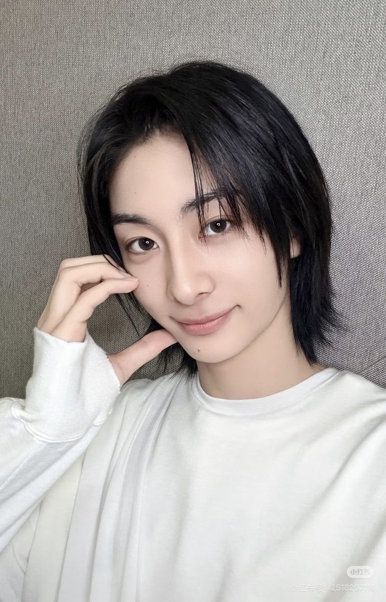 eugen_enigma's tweet photo. ㅁㅊ 이 분은 진짜 윤정한과 채형원의 아들이 아닌가요 
#a2o #A2O #gaku https://t.co/HPWbY8LhGI