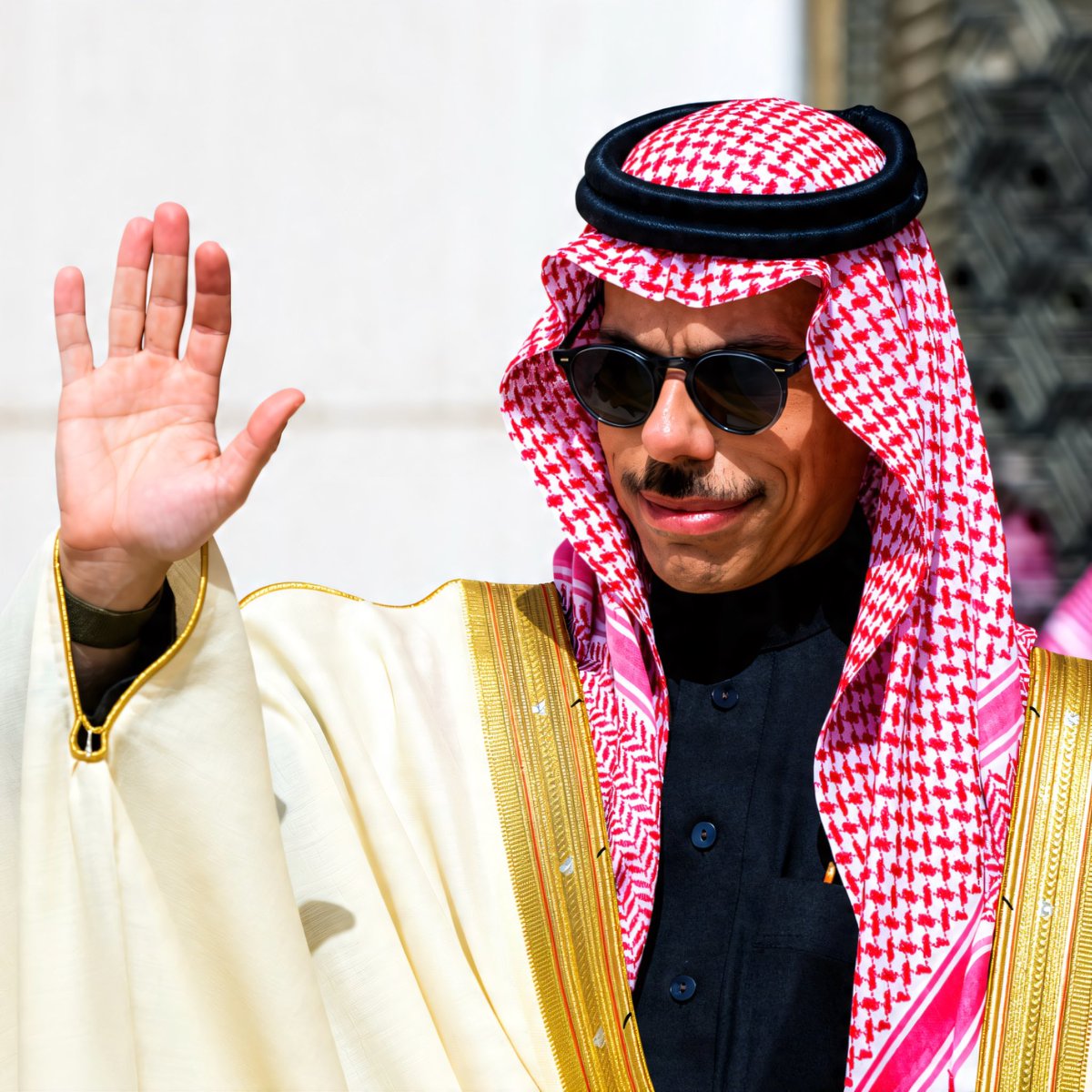 ksaone4ever's tweet photo. اليوم الثالث من تطهير وتعقيم التايم.

—أسد الخارجية. 🇸🇦💚 https://t.co/ZjMlZh24mO