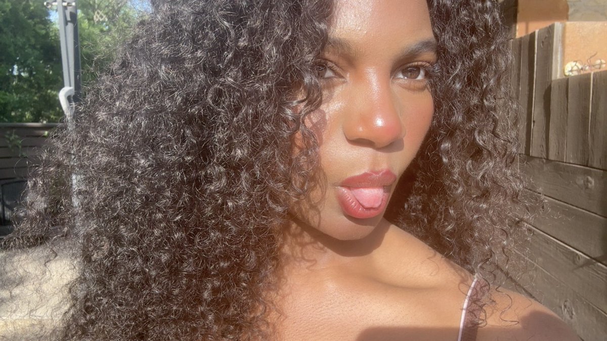 roseznrosez's tweet photo. Sun-kissed. https://t.co/OAgJqEPdSU