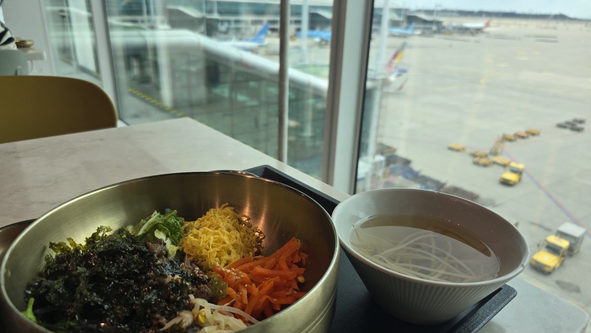 GCHUNGLEE's tweet photo. 공항루틴 비빔밥 https://t.co/c6EHmrwRDh