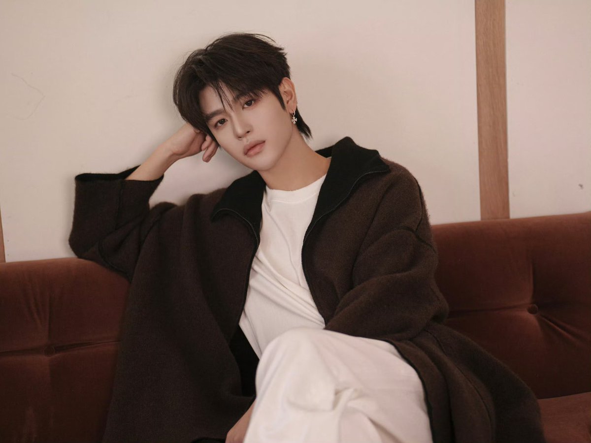 2chen_club's tweet photo. ~ 15/10/2026 ~ 
Chen Liang Weibo Update 
“🍁”

#ChenMingHao #ChenLiang #TheLastOath #LiangChen https://t.co/XZ57dXYzig
