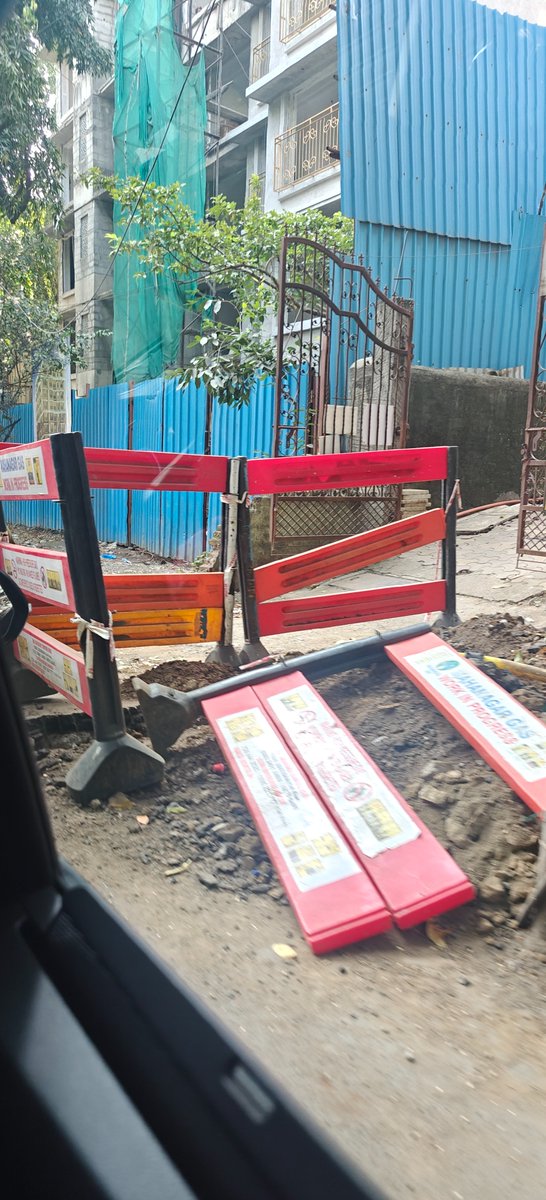 RoyceNair's tweet photo. @mybmc Mahanagar Gas has dug up this patch on Aaram Society Road, Vakola, Santacruz East and has left it this way since 5 days. It's a very very narrow road and is causing immense inconvenience when two cars pass from opposite side. https://t.co/5Xondo5iSL