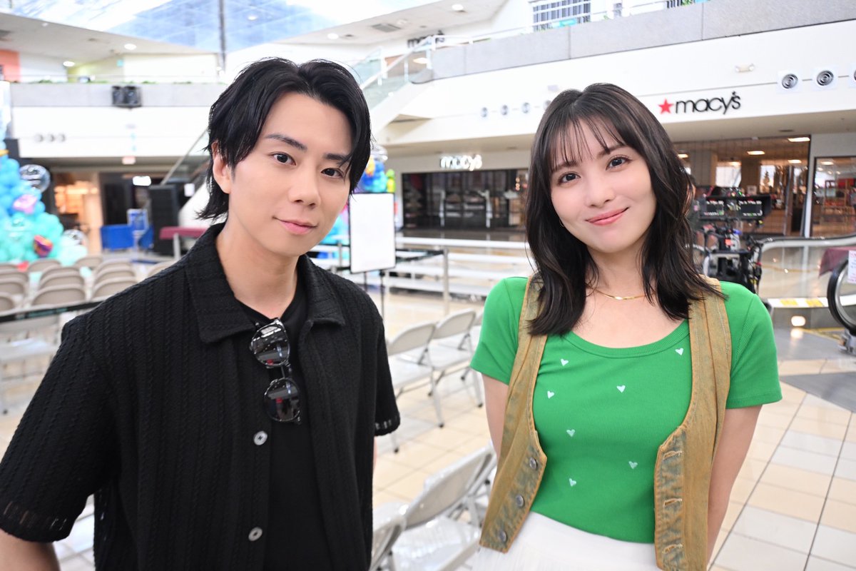 tx_guamproject's tweet photo. ˗ˏˋ✈️offshot☁️ˎˊ˗
#北山宏光 さんと #石川恋 さんの
ショッピングシーンの撮影合間に📸🛍

衝撃告白のシーンでしたがカットがかかると
和やかな空気のおふたりです🌿

📍マイクロネシアモール

#私があなたといる理由２ 第2話
まだご覧になっていない方はぜひTVerで👀🏖
https://t.co/YysmtHrJP9 https://t.co/UMPj4tbzSm