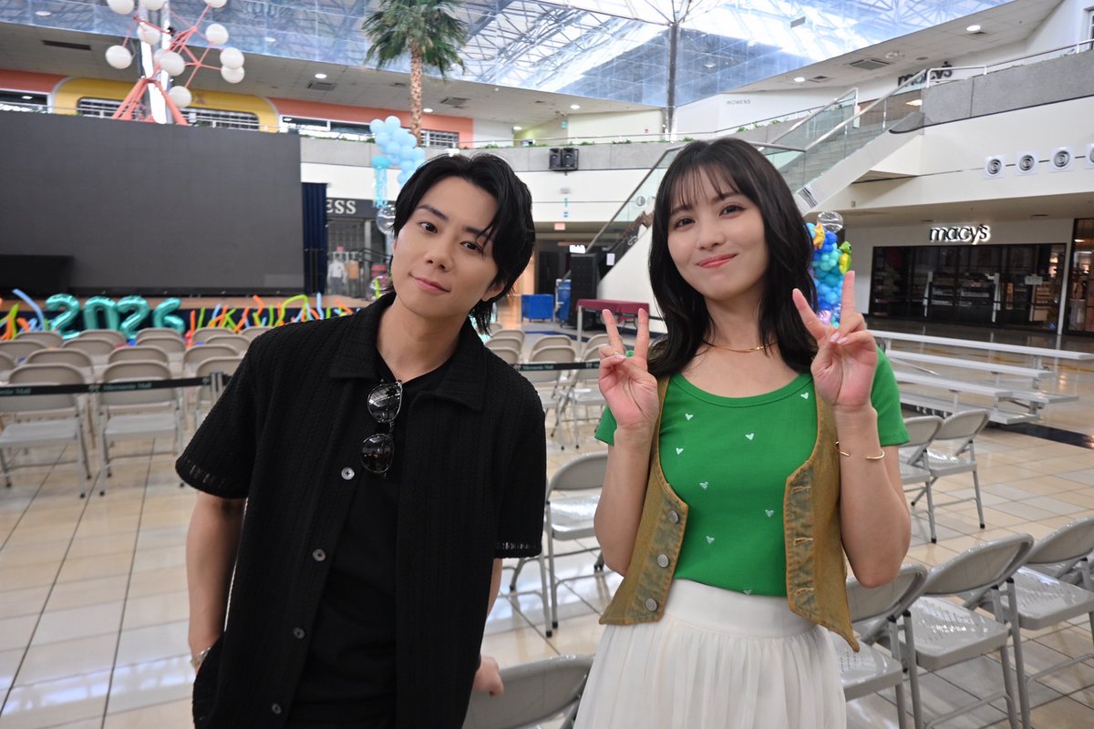 tx_guamproject's tweet photo. ˗ˏˋ✈️offshot☁️ˎˊ˗
#北山宏光 さんと #石川恋 さんの
ショッピングシーンの撮影合間に📸🛍

衝撃告白のシーンでしたがカットがかかると
和やかな空気のおふたりです🌿

📍マイクロネシアモール

#私があなたといる理由２ 第2話
まだご覧になっていない方はぜひTVerで👀🏖
https://t.co/YysmtHrJP9 https://t.co/UMPj4tbzSm