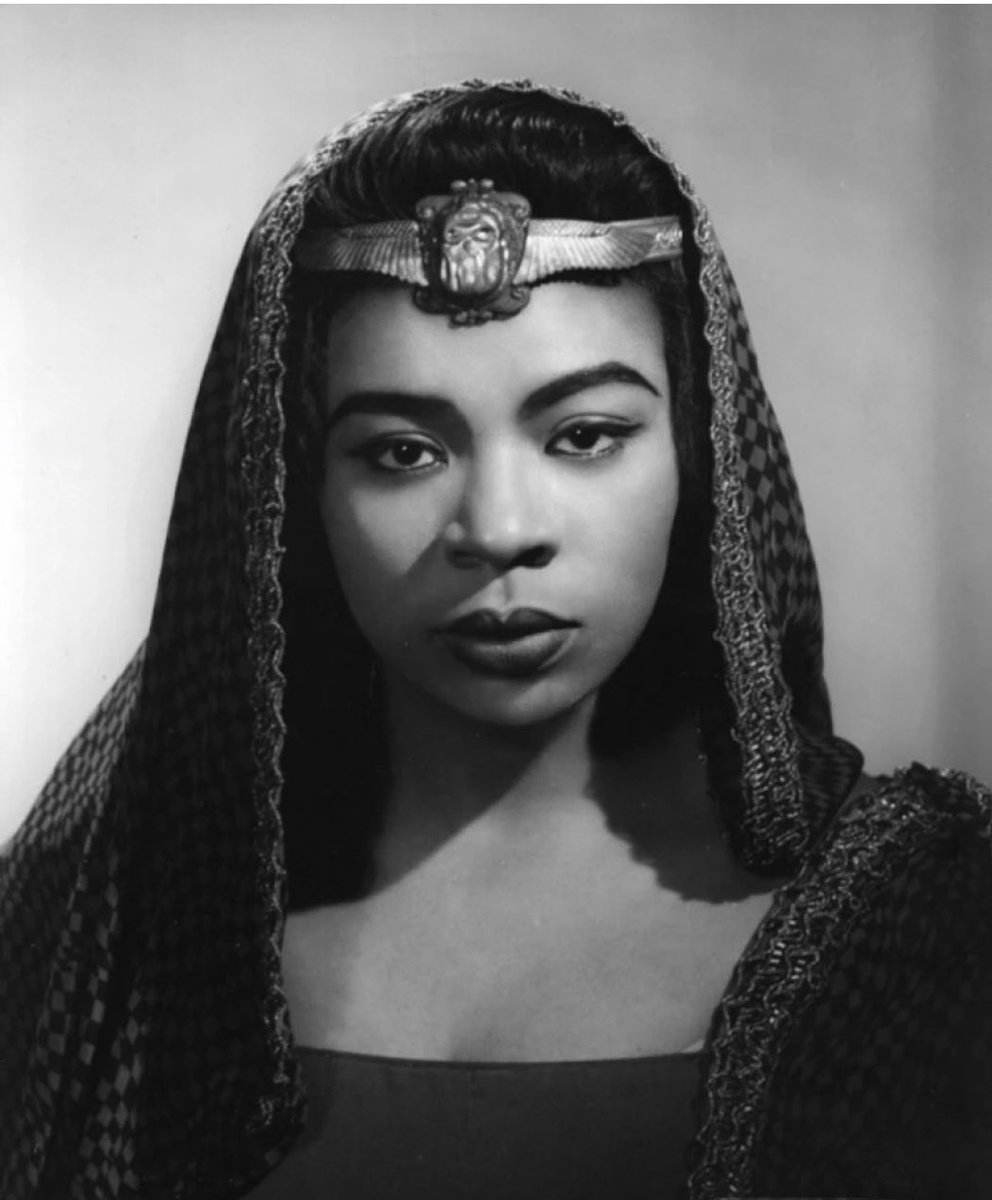 DWood371's tweet photo. I was saddened to hear of the death of the great Martina Arroyo. I first heard her as a child listening to her on the radio perform at the MET Opera. I was honored to accompany her to the 125th Anniversary of Carnegie Hall. A great woman. A great talent. A great Diva. ❤️ https://t.co/uaCP50yx7a