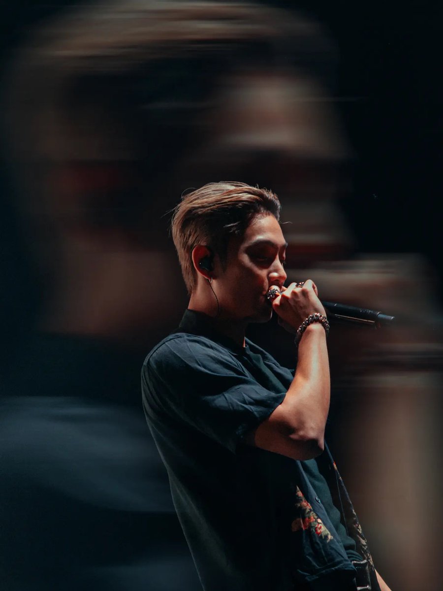 terjemahinRYUL's tweet photo. 261015 📸 https://t.co/lzejcXL6Hx

Serenades &amp; Body Rolls in Warsaw

#률 #RYUL #롱샷 #LNGSHOT https://t.co/0OU0dXJsnT
