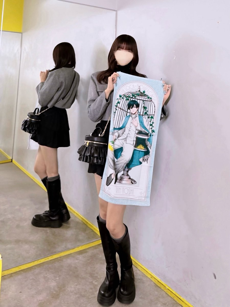rinluvly_'s tweet photo. 🐈‍⬛🩵 https://t.co/8XySvi3YNc