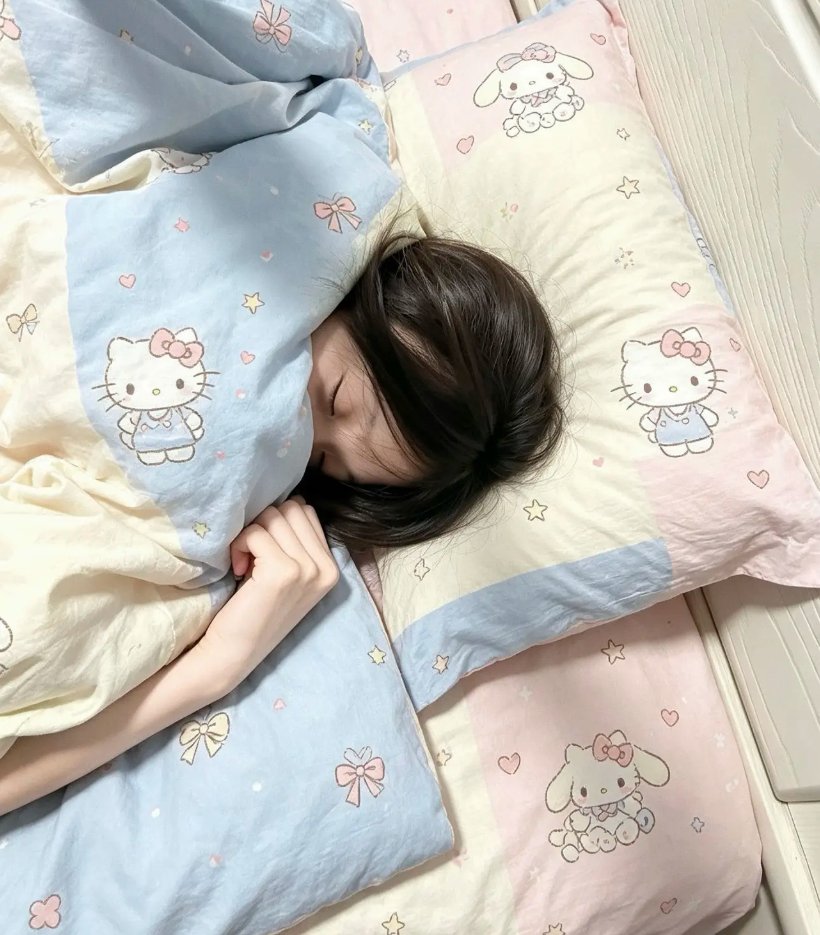 BetteErlin97491's tweet photo. 网上聊了好几天的小美女，终于约出来玩了一天，她看我出手大方也是邀请我去她家做客，我俩都都有不同的心思，她想在我这崩点钱，我自然是对她的身子感兴趣，只不过个人比较爱好迷玩，那只能委屈你睡一会儿我要开爽了 #迷玩 #迷奸 #睡奸 https://t.co/mXZRFetvVf
