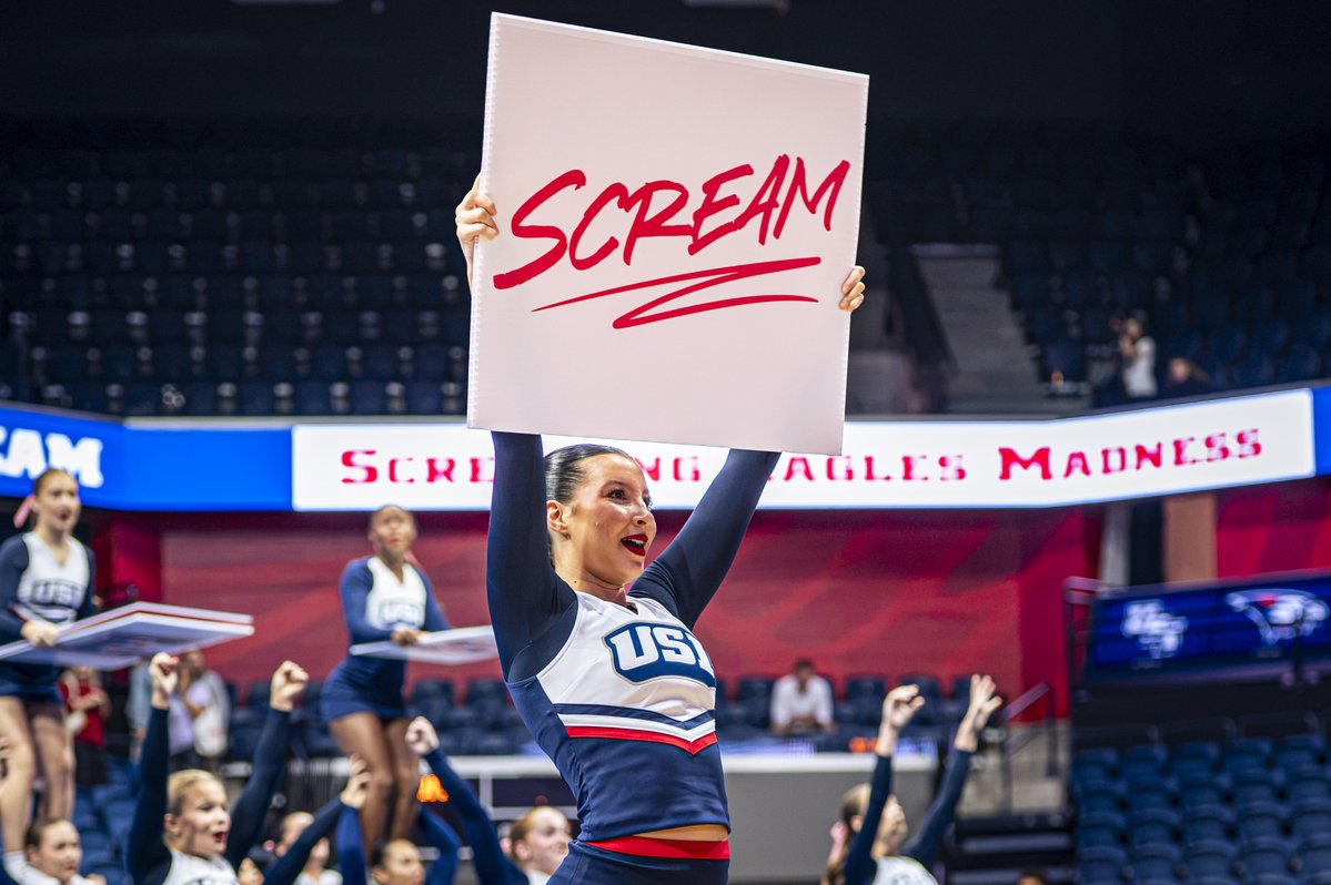 USIAthletics's tweet photo. What a night for MADNESS‼️

Join us again in a couple of weeks when the ball goes up at Liberty Arena to tip off the 2026-27 season!

🦅🏀 #GoScreamingEagles https://t.co/TSv9pp2kQZ