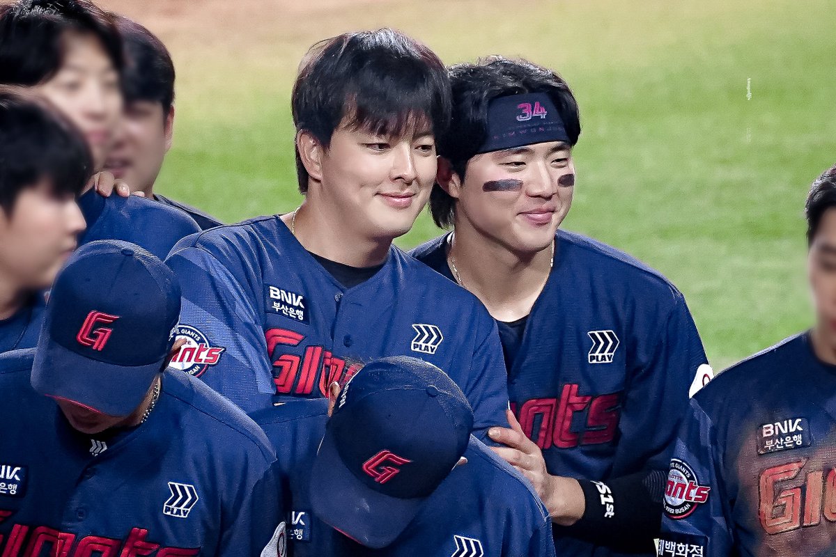 anagallis_of_34's tweet photo. 261012 잠실

#롯데자이언츠 #김원중 #손성빈 https://t.co/HrRNN1rXAm