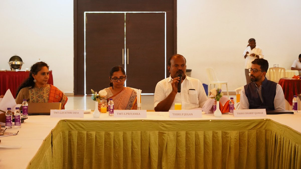 teriin's tweet photo. 🌆 TERI, in collaboration with @iitmadras, @ITDPIndia, and @CenexLCFC, convened a Roundtable on Climate-Integrated Urban Mobility Planning and launched a suite of baseline assessment reports in Thoothukudi on 13 October under the UK PACT-funded PACT-Digi-PULSE project.

The event was held under the leadership of Hon'ble Mayor Thiru P. Jegan and City Commissioner Tmt. S. Priyanka, IAS, bringing together representatives from government departments to discuss pathways for advancing climate-resilient and sustainable urban mobility.

The discussions highlighted both the opportunities and challenges in integrating climate considerations into urban mobility planning for rapidly growing cities like Thoothukudi, emphasizing the importance of data-driven decision-making, institutional collaboration, and innovative financing mechanisms.

A key highlight of the event was the launch of three baseline reports and a policy brief:
▪️ Gap Assessment and Stakeholder Consultation
▪️ Thoothukudi’s Road Transport Baseline GHG Emission Inventory
▪️ Integrated Climate-Responsive Urban Mobility Planning Strategy
▪️ Policy Brief: Institutionalising Healthy Streets in Thoothukudi

The roundtable also featured two technical sessions focused on:
▪️ Data-Driven Assessment of Pedestrian Accessibility, Public Transit Performance, and Freight Logistics
▪️ Financing and Implementation Pathways for Climate-Responsive Mobility

Together, these knowledge products and stakeholder discussions will support Thoothukudi's journey towards a more sustainable, inclusive, and climate-responsive urban mobility future.

To know more about the UK PACT Project, visit: https://t.co/3yTqJudaZW

@Arup | @palladium | @UKinIndia | @sharifqamar | @gitakrishnan | 

#UKPACT #PACTDigiPULSE #Climatefinance #UrbanMobility #SustainableTransport #HealthyStreets #Thoothukudi #ClimateResilientCities #TERI #IITMadras #ITDPIndia #Cenex