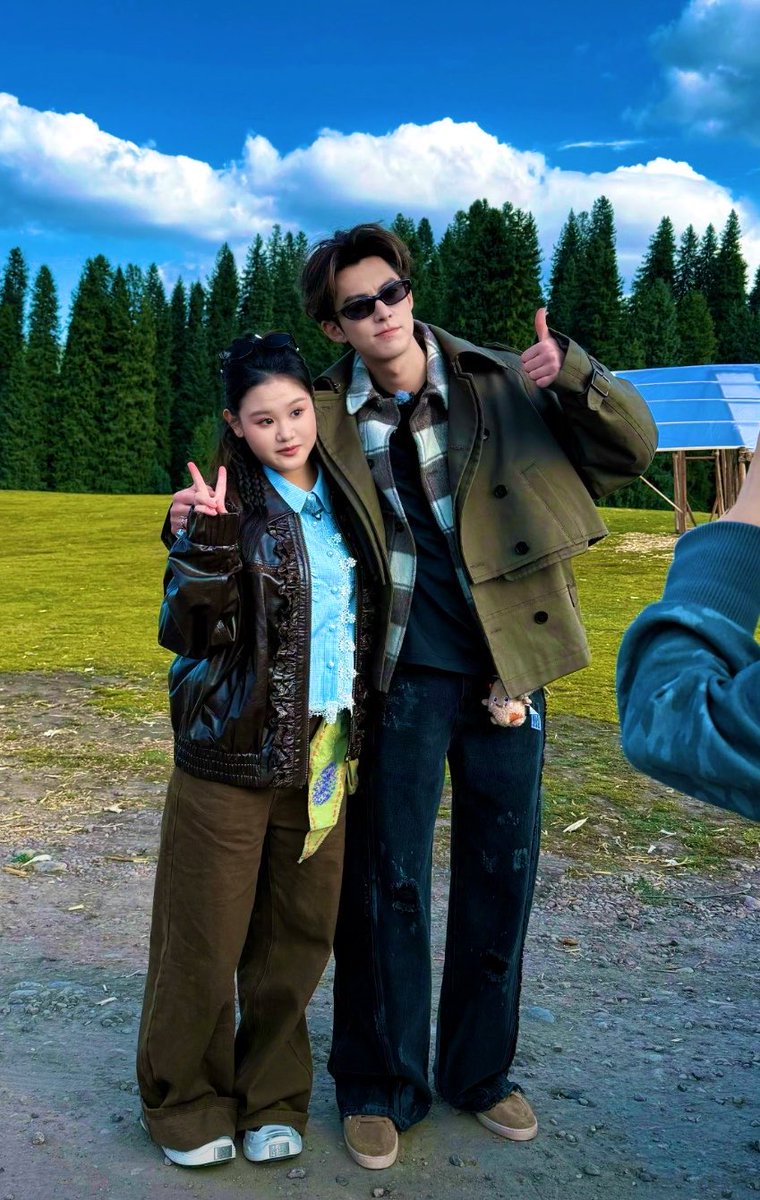 Adriana80791695's tweet photo. Such a great photo... 2 beautiful people and a nice scenery...
#DylanWang. #WangHeDi #王鹤棣
#ZhangJiaqi https://t.co/67MqnsVJ75