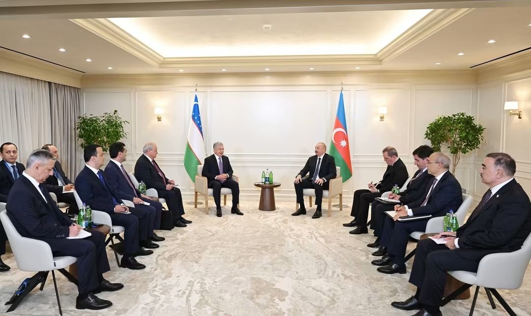 YAP_1992's tweet photo. Azərbaycan-Özbəkistan əlaqələri uğurla inkişaf edir

Prezident İlham Əliyev Özbəkistan Prezidenti ilə görüşüb.

https://t.co/Ap5gbRkaDF https://t.co/q5utQyI7co