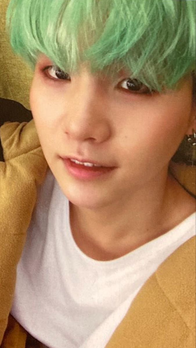 dusktillu's tweet photo. 4 fotos de tus bias y 4 mutis que lo hagan 
@SunUrHope @jeonpuntocom @KVJeonKim12 @noviecitadekook https://t.co/noTWjUabfw
