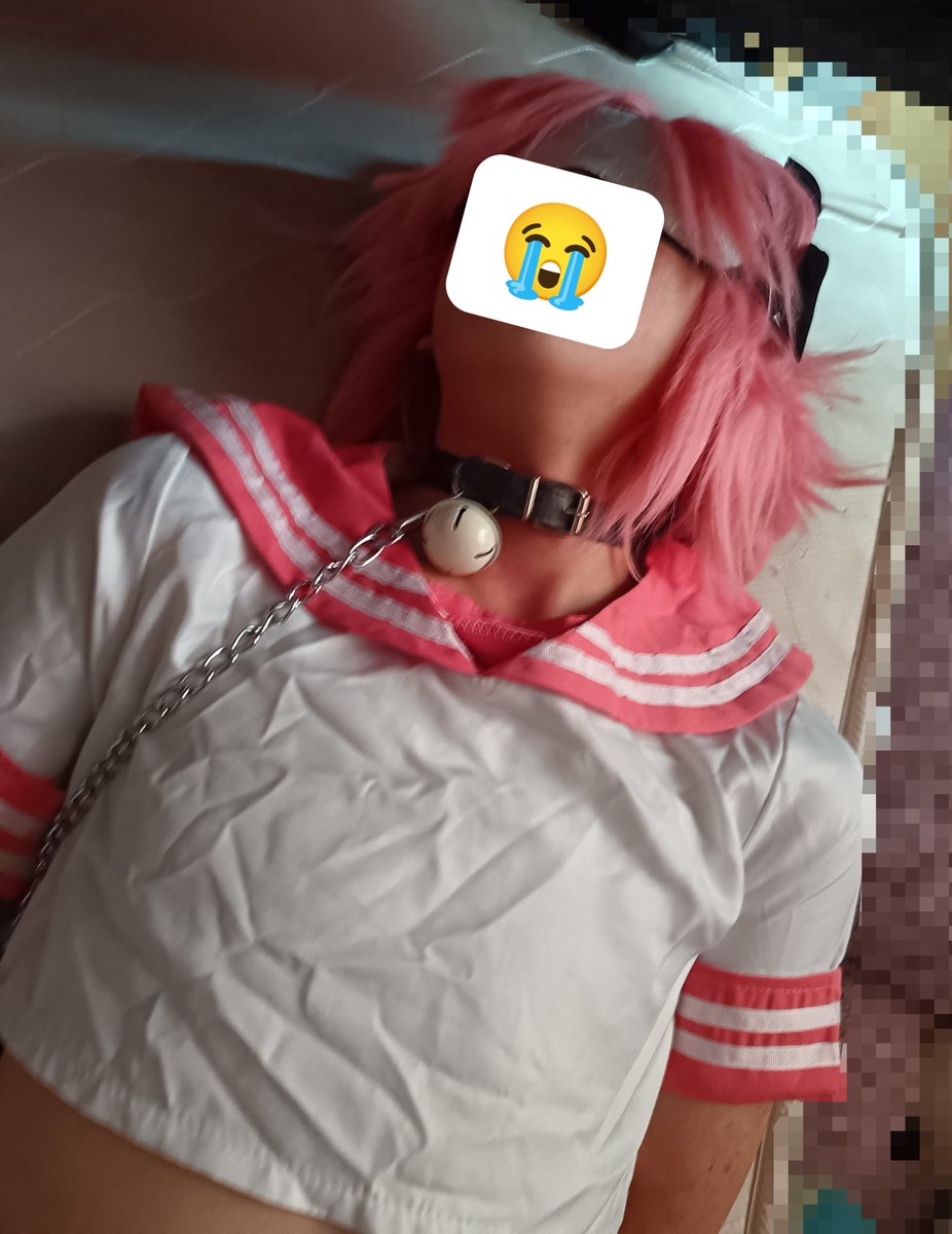 tangyuan5819's tweet photo. A gift for my bf~ yet it's absolutely wrecked by him.. xd 💔💔💔🔥 
#astolfo #cosplay #bdsm #meow https://t.co/Akn5HpGwCn