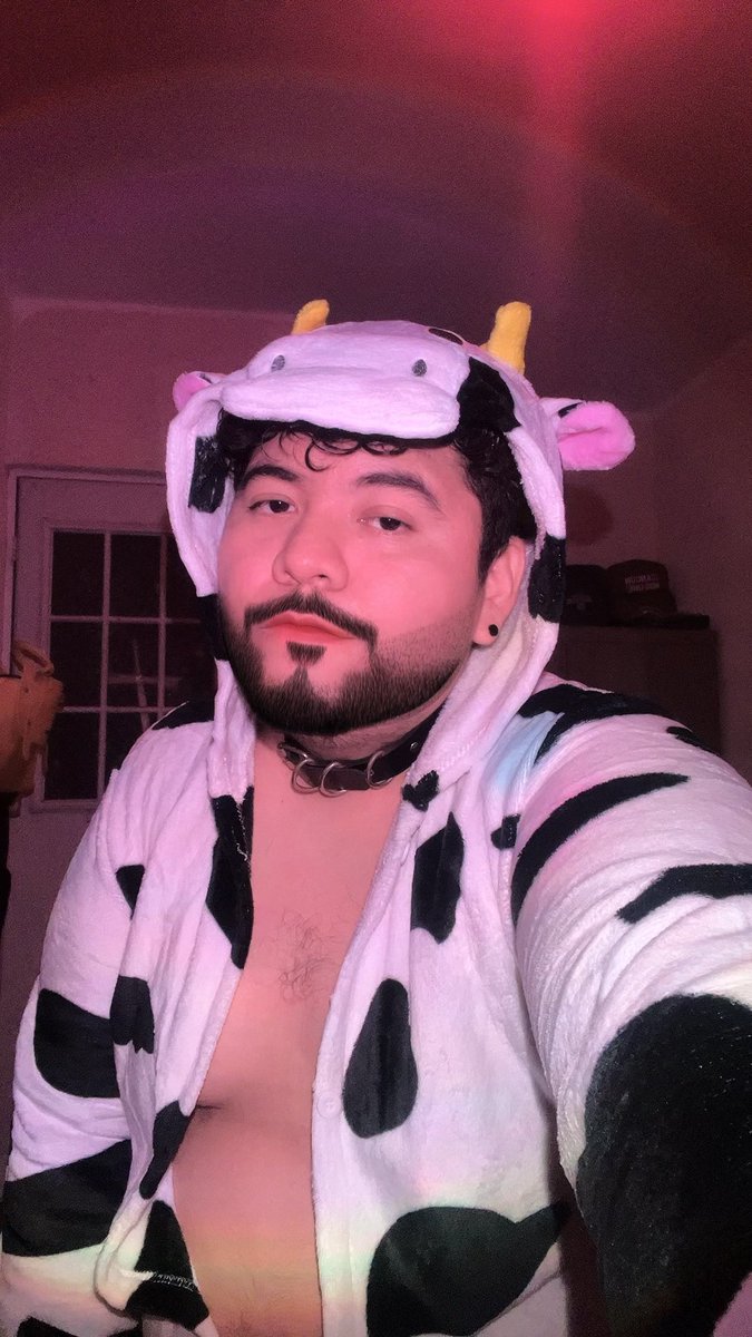 bethop3_'s tweet photo. 🤫🐮💦 https://t.co/aBl0TNlDWr