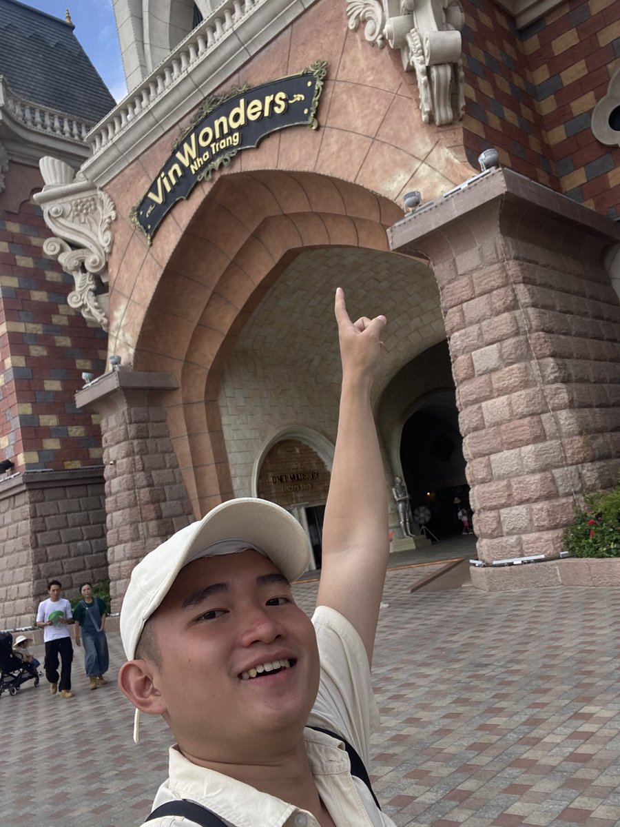 vinhhq715's tweet photo. Ai gần hú cái đii https://t.co/c2Z7iSvptp