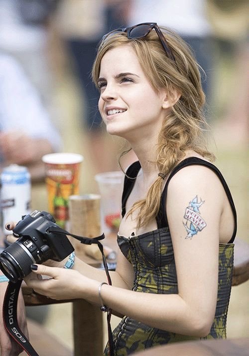 EmmaWatsonlcno's tweet photo. Wow see how sexy I am and still will do not found any trust fund about me if any of my fun is interested to get me with my permission card or a fans card should write all comment under my post okay love you all okay 😘🥰🥰 https://t.co/WlRltPlL0O