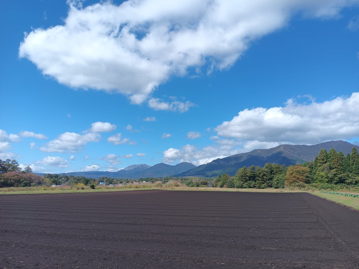 hige5296's tweet photo. 蒜山にキャンプ来てどっか買い物行こうとかもうちょっと片付けようとか考えてたけど、それらを捨てて今すぐ寝てのんびりしたいという気持ちがやばい https://t.co/zPHU9BtMM0