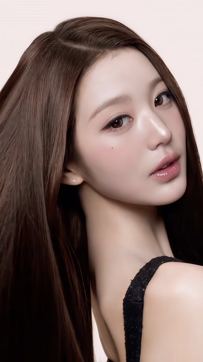 wonyoungdollz's tweet photo. Wonyoung’s beauty ✨ https://t.co/kP1Gr9pafi