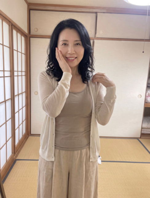 ONEDIRE04841944's tweet photo. 男性のみなさんに質問です            
こんな59歳と一緒にお風呂入れますか？              

①無理       
②いける、 https://t.co/cRcaEoQU1q