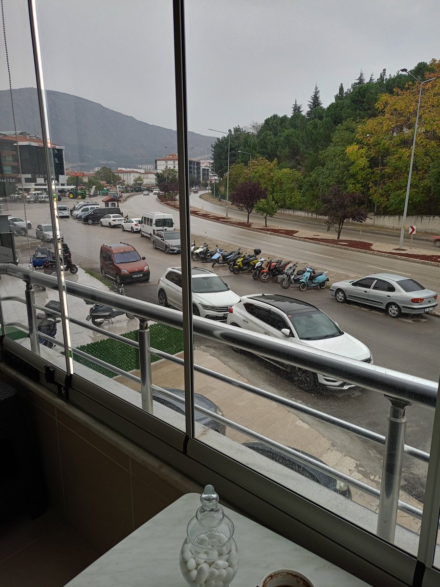 cetintas_semra's tweet photo. Yağmurlu bereketli bugün Amasya  herkese hayırlı işler hayırlı sabahlar 🌧🌧🌧 https://t.co/Ad6PEd5DaG