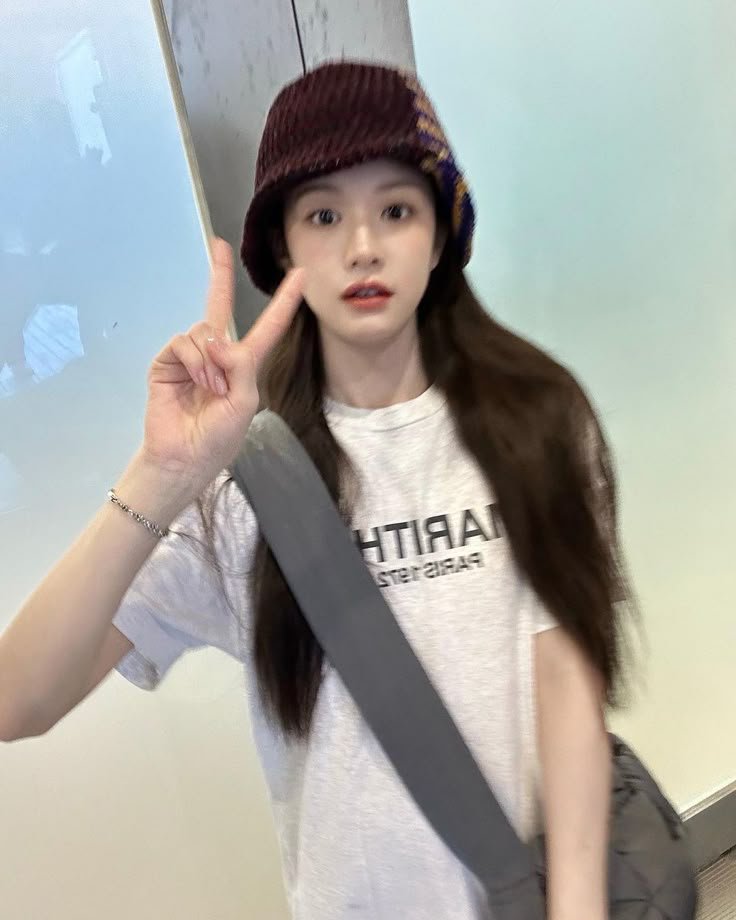 blushhaute's tweet photo. ⚲  𝘛𝘩𝘦 𝘉𝘢𝘴𝘸𝘢𝘳𝘢 𝘚𝘬𝘺 𝘚𝘶𝘪𝘵𝘦𝘴

Moving dayy! Couldn't have done it without you, Kak Luna <3 https://t.co/PHR3SlvTnC