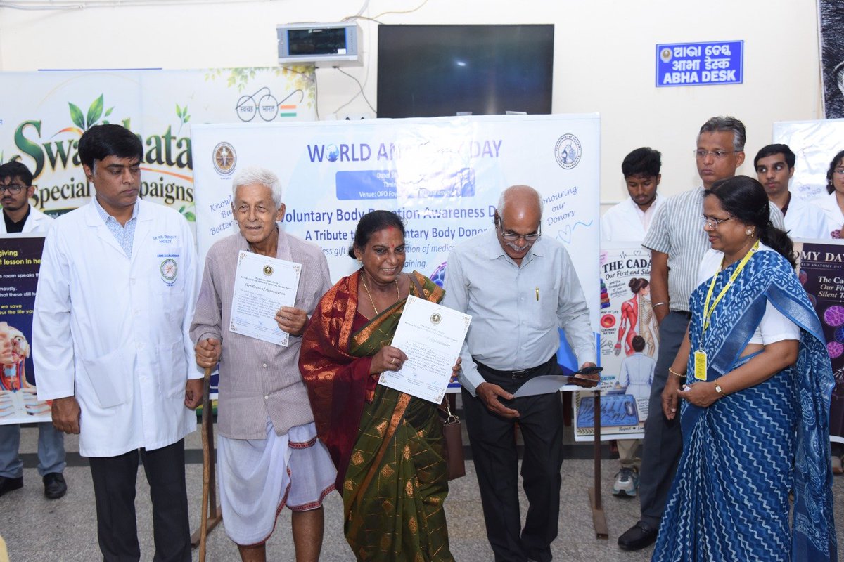 AIIMSBhubaneswr's tweet photo. To mark #WorldAnatomyDay, dept. of #Anatomy, @AIIMSBhubaneswr, organised a Voluntary #BodyDonation Awareness Drive. Over 100 individuals pledged to donate their bodies after their lifetime, reaffirming their commitment to advancing medical education.
@MoHFW_INDIA https://t.co/xOlIG0bsaX
