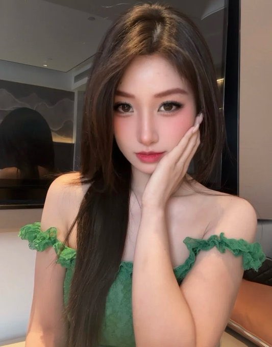 Sahil_ag's tweet photo. 本人22，女大，167cm+50kg，蹲个同城搭子，要求平时互不打扰，不是🚪姐 点赞优先！#固炮 #处女 https://t.co/49WUpuUSpc