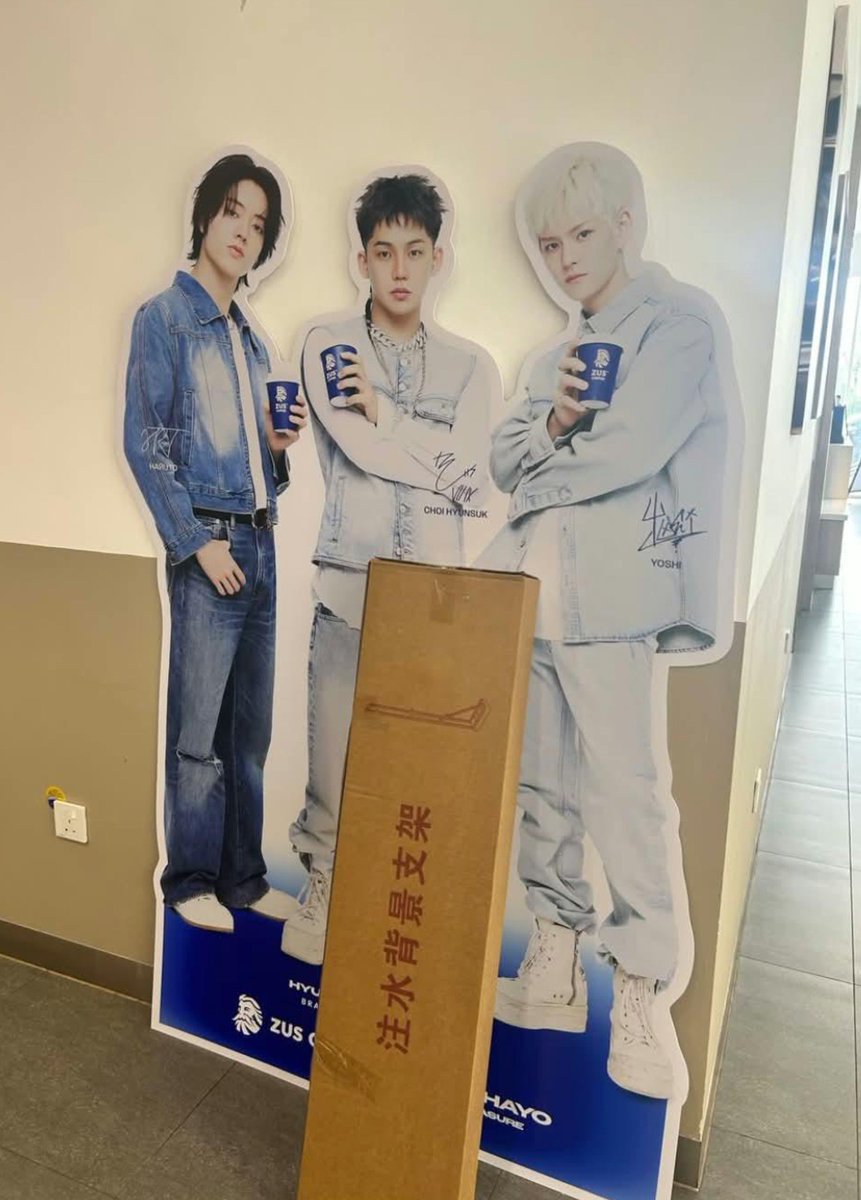 hayeorieee's tweet photo. someone from zus subang jaya posted this omg malaysia also on the list!!

lets wait for the official announcement on oct 18th everyone! ✍🏻 https://t.co/808LKrMgZP