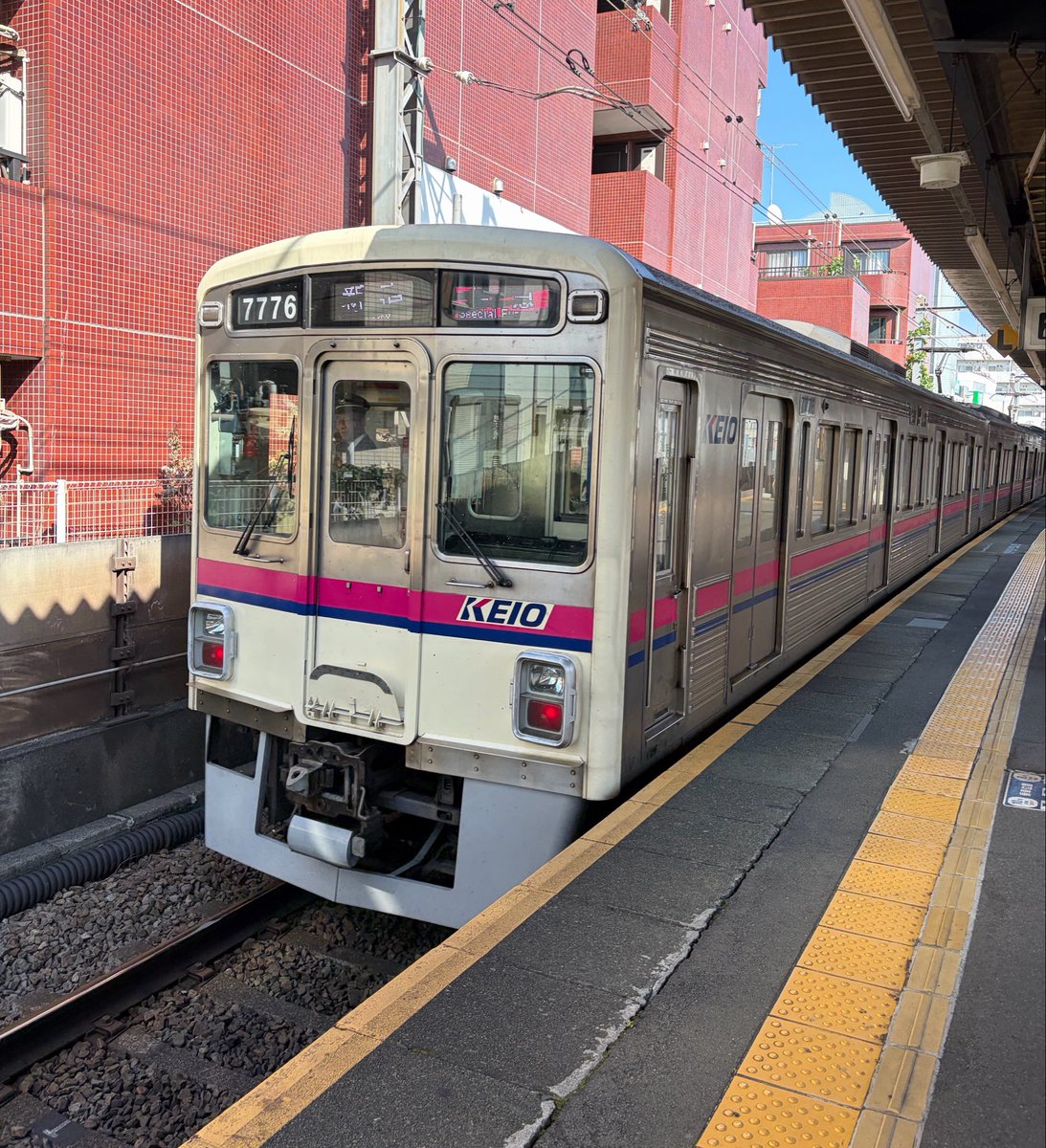 pantograph234's tweet photo. スマホで適当に撮っちゃったけど https://t.co/Rld8kNMA1D