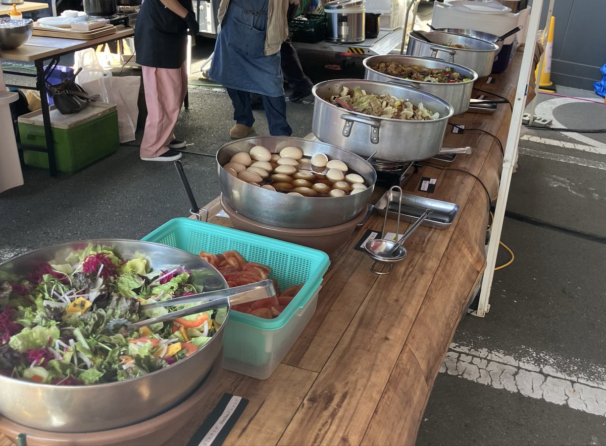 hyo9row's tweet photo. ベトナムか、和食か？
う〜む🤨

和食��ゃい！
最終的にご飯に肉じゃがかけて食べる��まんまが1番うまいのよね😋 https://t.co/ypQ1mwHFFE