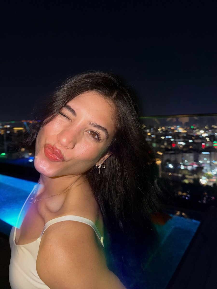 MarioBlpa's tweet photo. Sa7bty kant bt3mel keda 2odam el f7ol 3shan 3rfa eny 7tet 5awal 🥵🐷❤️😂
https://t.co/5xanBvfXeV https://t.co/CqJtQIsTV4