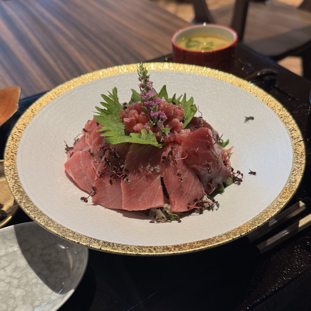 oshima_lunch's tweet photo. 2026年10月15日
銀座 鮪 真海 SHINKAI GINZA@銀座一丁目
東京都中央区銀座1-10-19 銀座一ビル 1F

赤身・中トロ丼…2000円（通常価格2500円）

#銀座真海 
#銀座ランチ https://t.co/D7ztGPSMUs