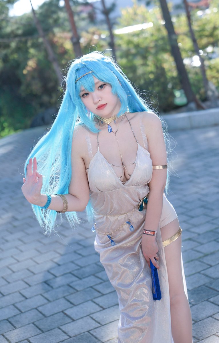 tnwlaaa2's tweet photo. 📷 @memory_al25
##NIKKE #HelmCosplay #헬름 https://t.co/LzvpT8fQ4O