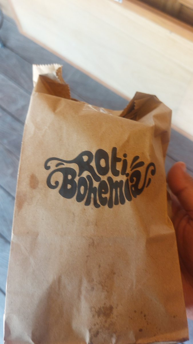 Behemoth_Blue's tweet photo. Marilah kita coba roti yang viral di Tabanan ini https://t.co/Q0Zh6IAWAf