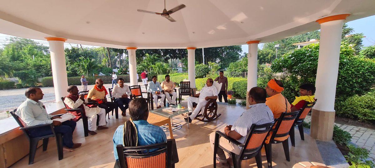 bpsarojmp's tweet photo. जनता दर्शन! 

आज आवास पर लोकसभा क्षेत्र मछ्ल���शहर के विभिन्न हिस्सों से आए आम जनमानस से भेंट कर सभी का कुशल क्षेम जाना। 

इस दौरान उन सभी की विभिन्न समस्याओं से अवगत हुआ एवं तत्काल निस्तारण हेतु सम्बन्धित को निर्देशित किया। 

@BJP4India @BJP4UP https://t.co/1jRGPqNJp8