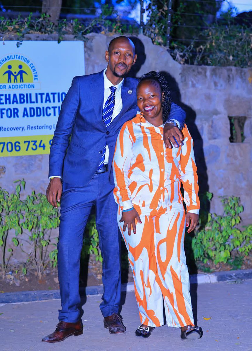 HonMosiria's tweet photo. MUOSHO MMOJA NA MOSIRIA !
Huyu nilimtoa kwa street akiwa Chokoraa as they call them . Nikampeleka Rapid Rehabilitation Centre for Addiction. Almost a year later you can see how transformed she is . Kama kuna mtu mungu amesaidia ni Huyu . Aliacha watoto rehab 7 years ago wakakua mama yao ni Kama alikufa . Pia alijaribu kujiua lakini Wapi , I rescued her . Ukiona wananitusi mumama ni juu nasaidia kina mama Kama Huyu . Lakini ni sawa tu Nitusi mumama bora mtu Amesaidika kuna shida kweli ?

NDIO MAANA SIOGOPI KUSEMA !

NAIROBI NI MORE SERIOUS NA GEOFFREY MOSIRIA !

SIRI NI MOSIRIA !

NAIROBI NI MOSIRIA ! 

Governor ni GEOFFREY MOSIRIA !