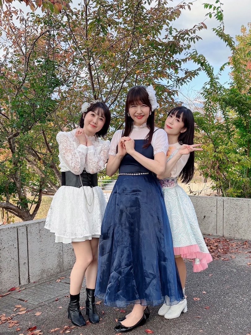atmanbow_staff's tweet photo. 改めまして
＃能登半島地震復興支援ライブ
#アニソンの街石川県を作ろう！
２日間ありがとうございました🍀
松本梨香ちゃんとのデュエット♪楽しかったなぁ〜😆✨
神田朱未ちゃん、椎名へきるちゃんに挟んでもらってパチリ✨うれしいぴょん🥰 https://t.co/CL6GX8HoMX