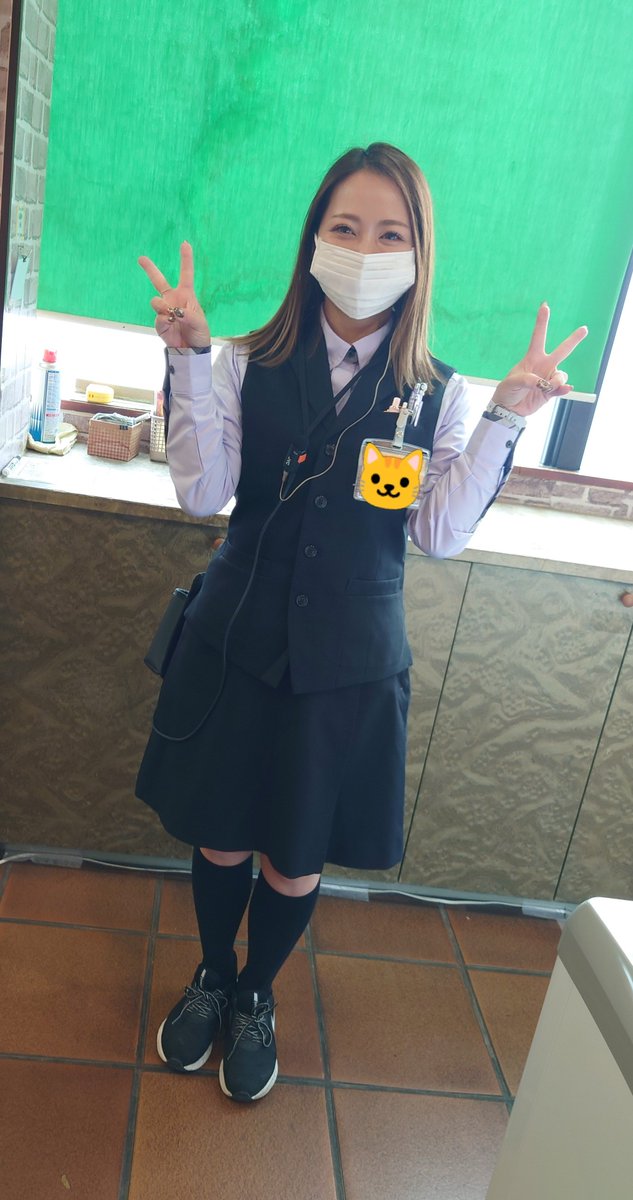 vavide_chikuma's tweet photo. こんにちは のんだよ🎶

秋といえば衣替えの季節👚

このタイミングで
スタッフの制服が
新しくなったんだよ💕👔✨

なんだか新鮮⤴️

#日本一古いパチンコ店 https://t.co/2DuP5v4lg7
