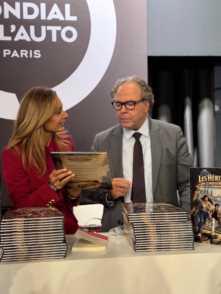 leyleyley11's tweet photo. 300 dédicaces. Et tant d’émotions ! ❤️
De la joie, des rencontres et surtout le bonheur de partager Les Héritiers du Cinquième Tour au @mondialdelautoparis.
#MondialAuto #Neubauer https://t.co/Kt8ysDgxix